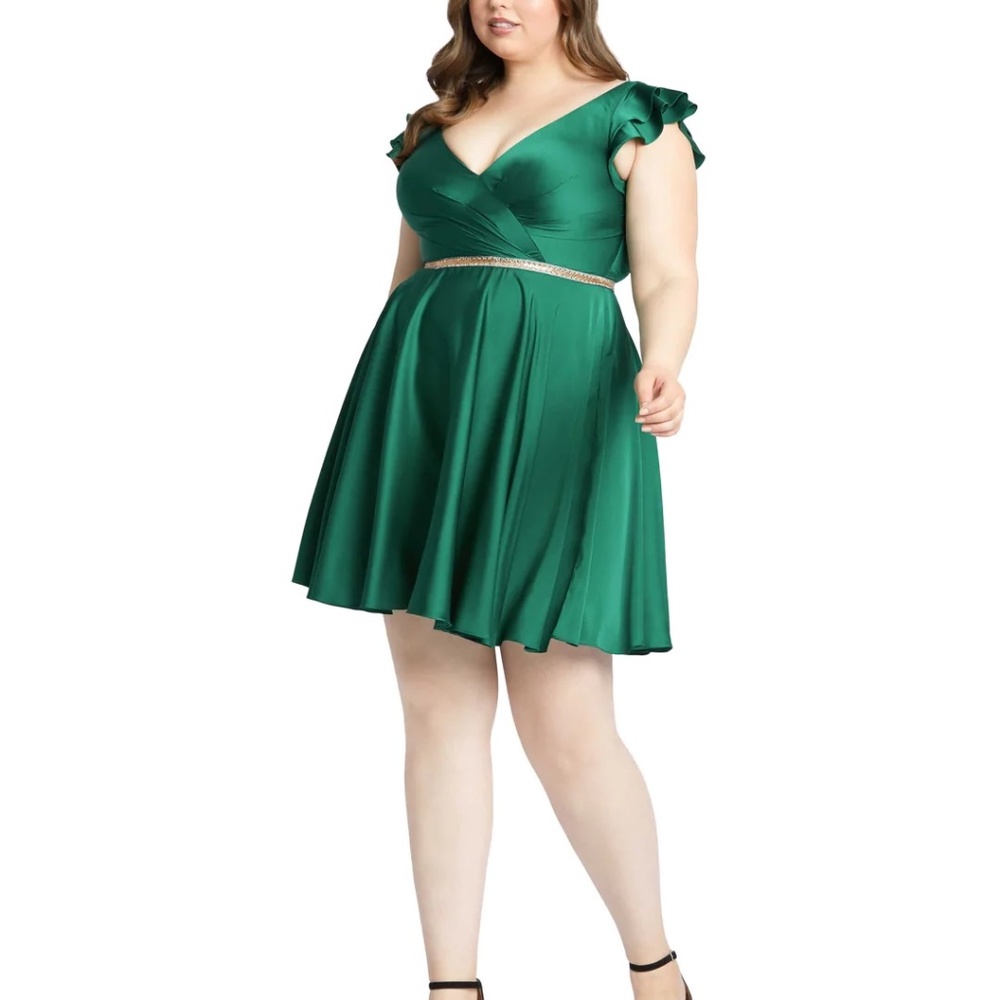 NWT - MAC DUGGAL Satin flutter sleeve mini dress w/ gold band in Emerald - 14W